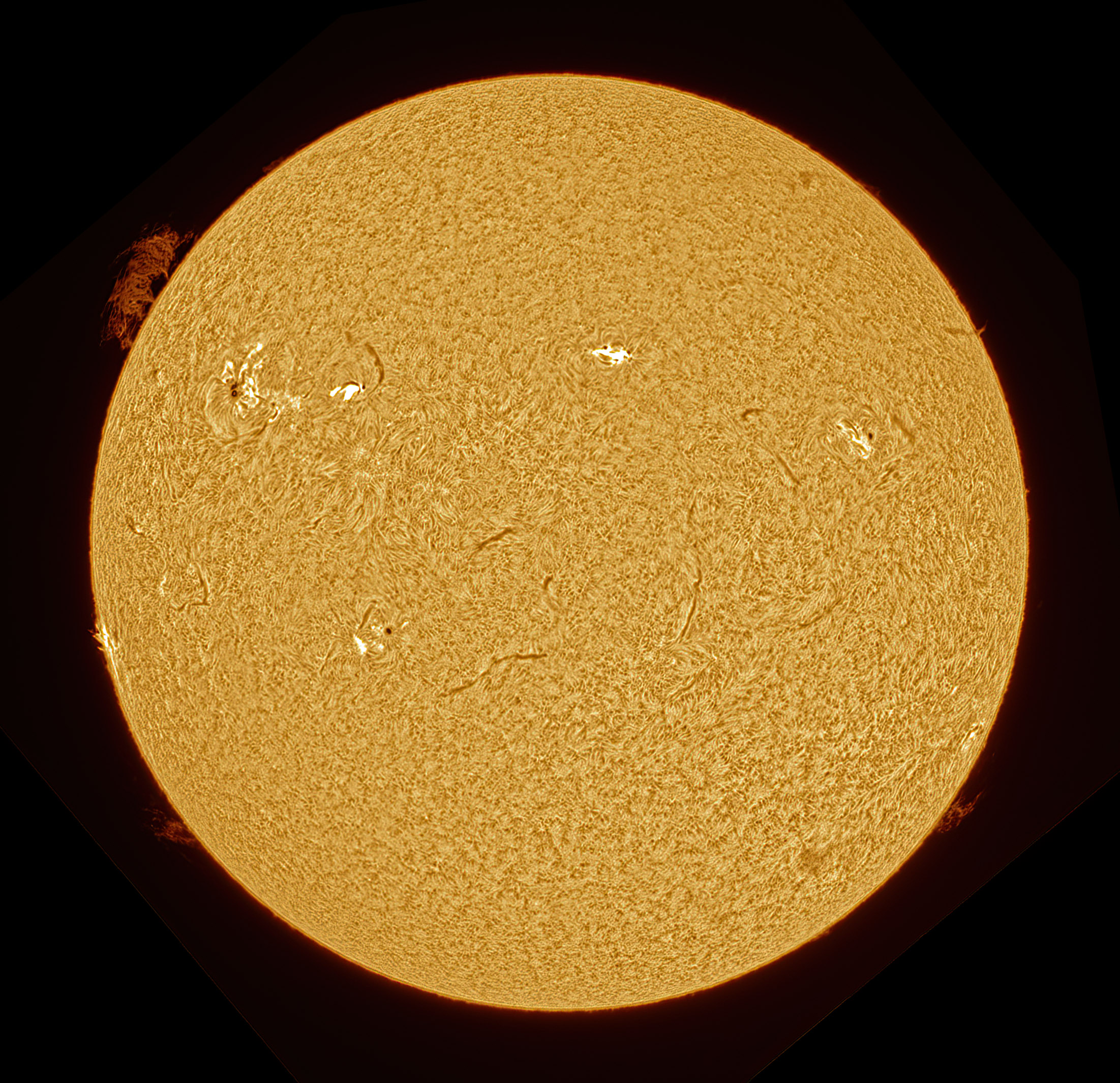 2025-07-11-1231-U-L-Sun_Halpha.jpg
