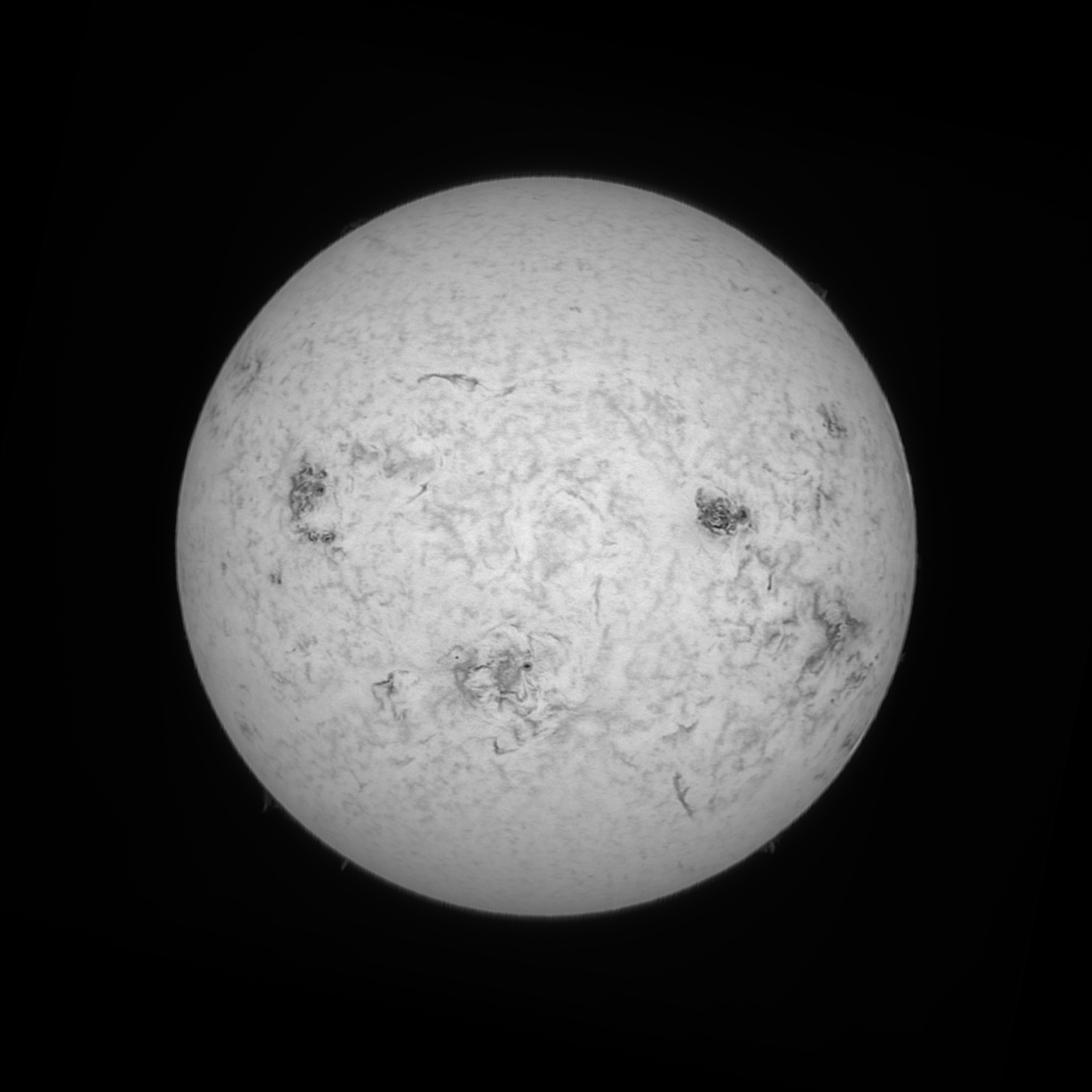 2025-08-02-0922_5-Sun-NaHe_20250802_HeSomething3_pipp_lapl2_ap1197_jobboldal_reg1_ps3_mono.jpg