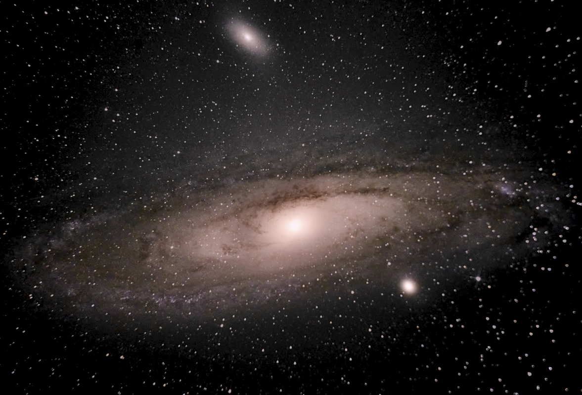 Andromeda Galaxy (Less Stars) 1.jpg