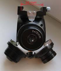 Carl Zeiss Jena - condesator 3 capete.jpg