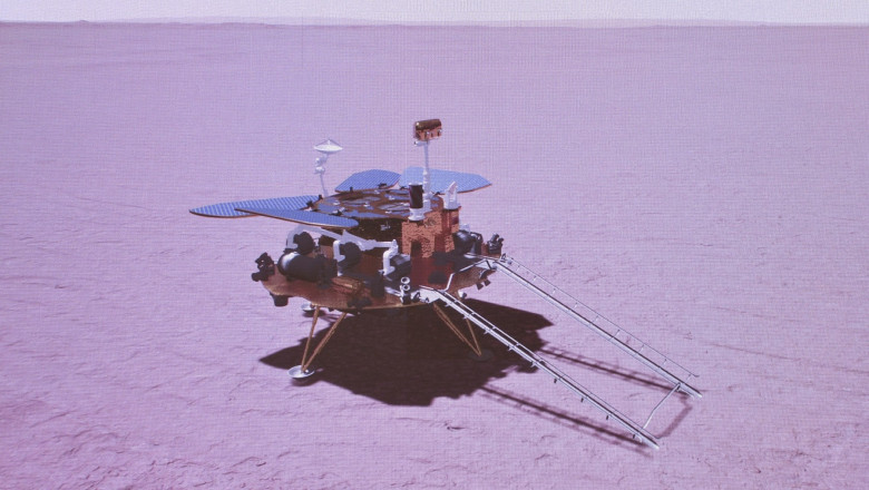 China_s_rover_Zhurong.jpg
