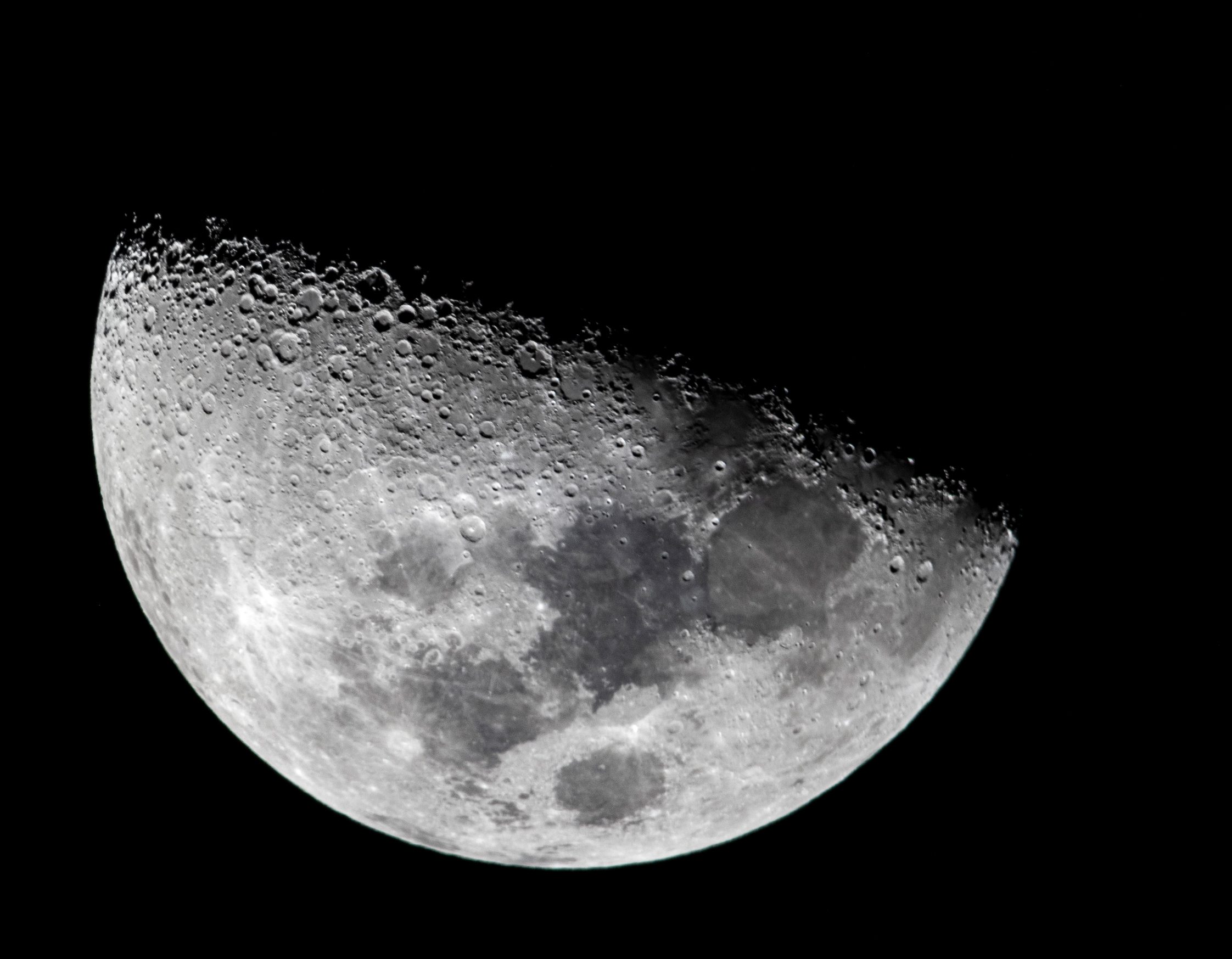 IMG_1925_moon_handheld_web.jpg