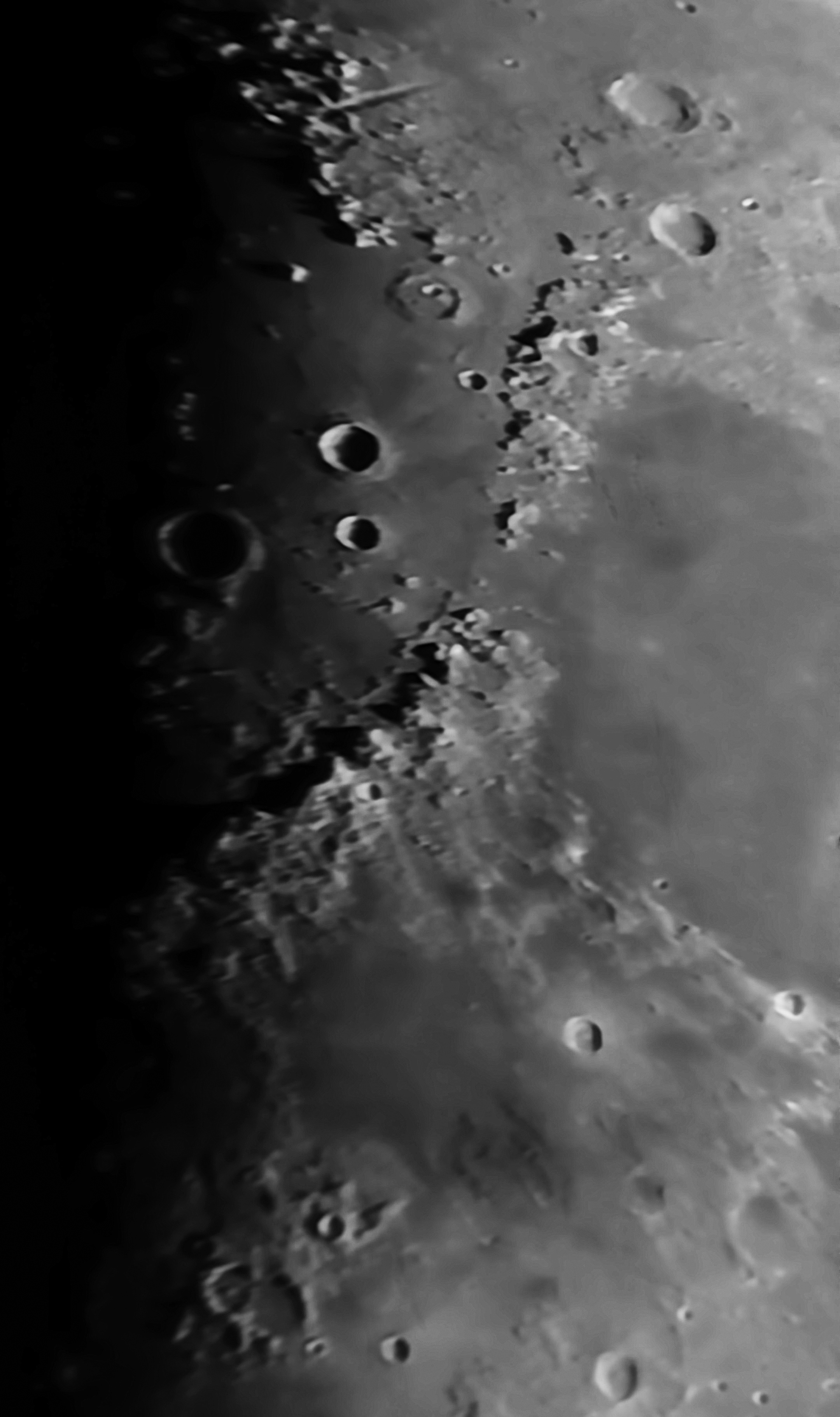 Luna30041.jpg