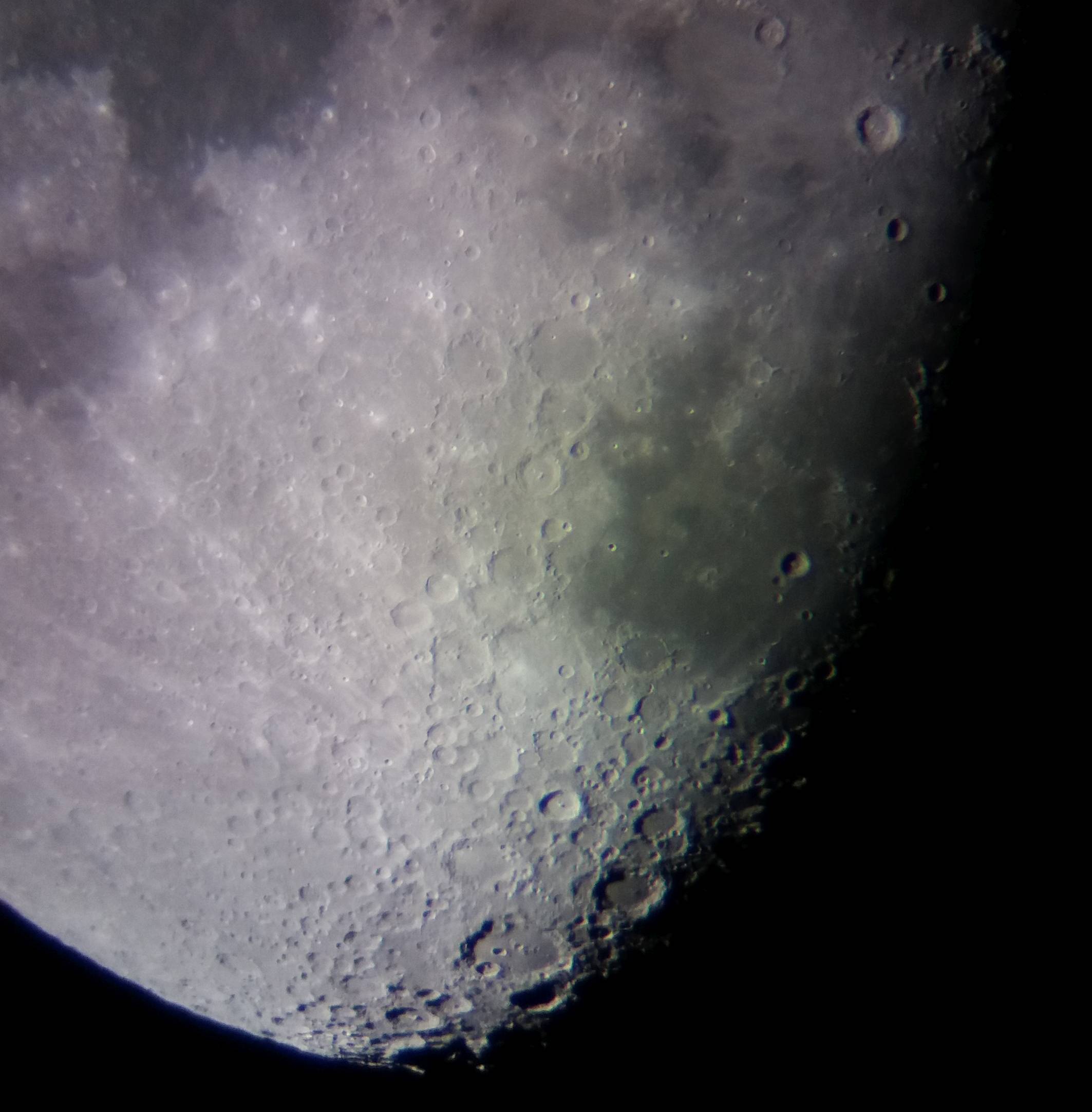 Luna_R90-910-113x-Sud_20180919_231256.jpg