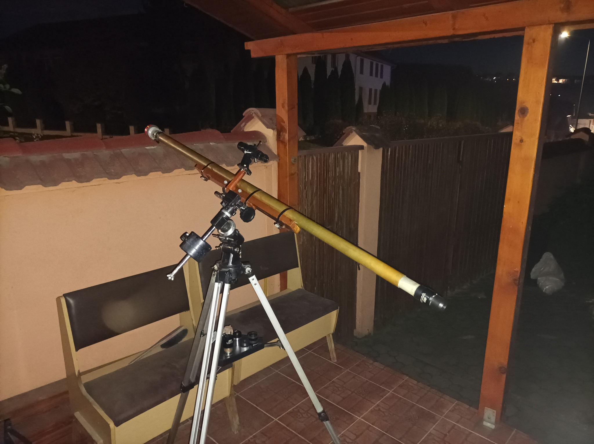 Luneta de 28x1320mm obiectiv polizat pe hartie.jpg