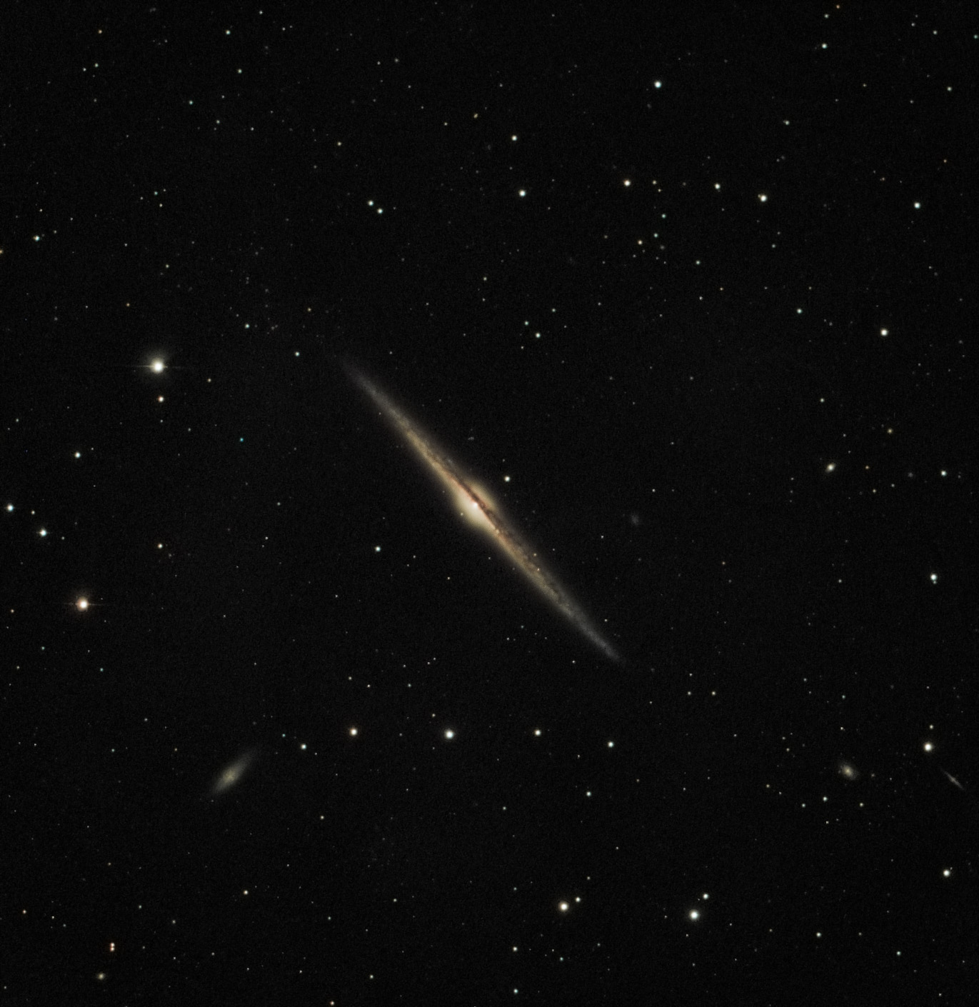 NGC4565_32x300s_Max_ST_PS.jpg
