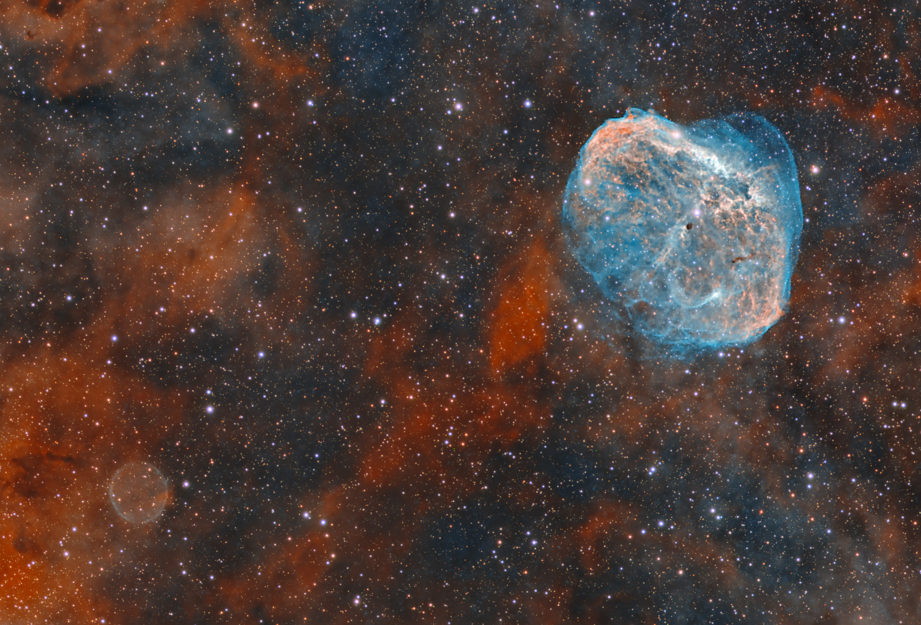 NGC 6888 and Soap Bubble Nebula_crop.jpg