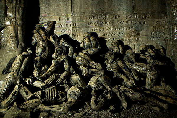 prometheus_hd_stills_dead_jockeys.jpg