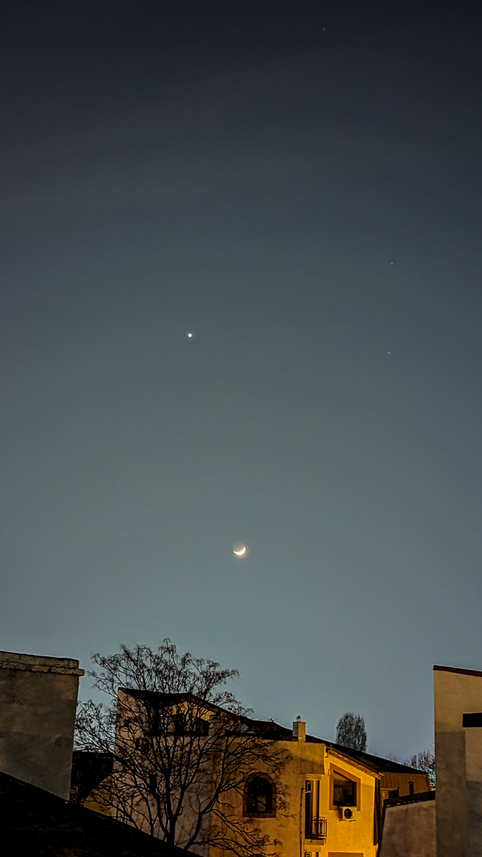 PXL_20230323_174025135.NIGHT.jpg