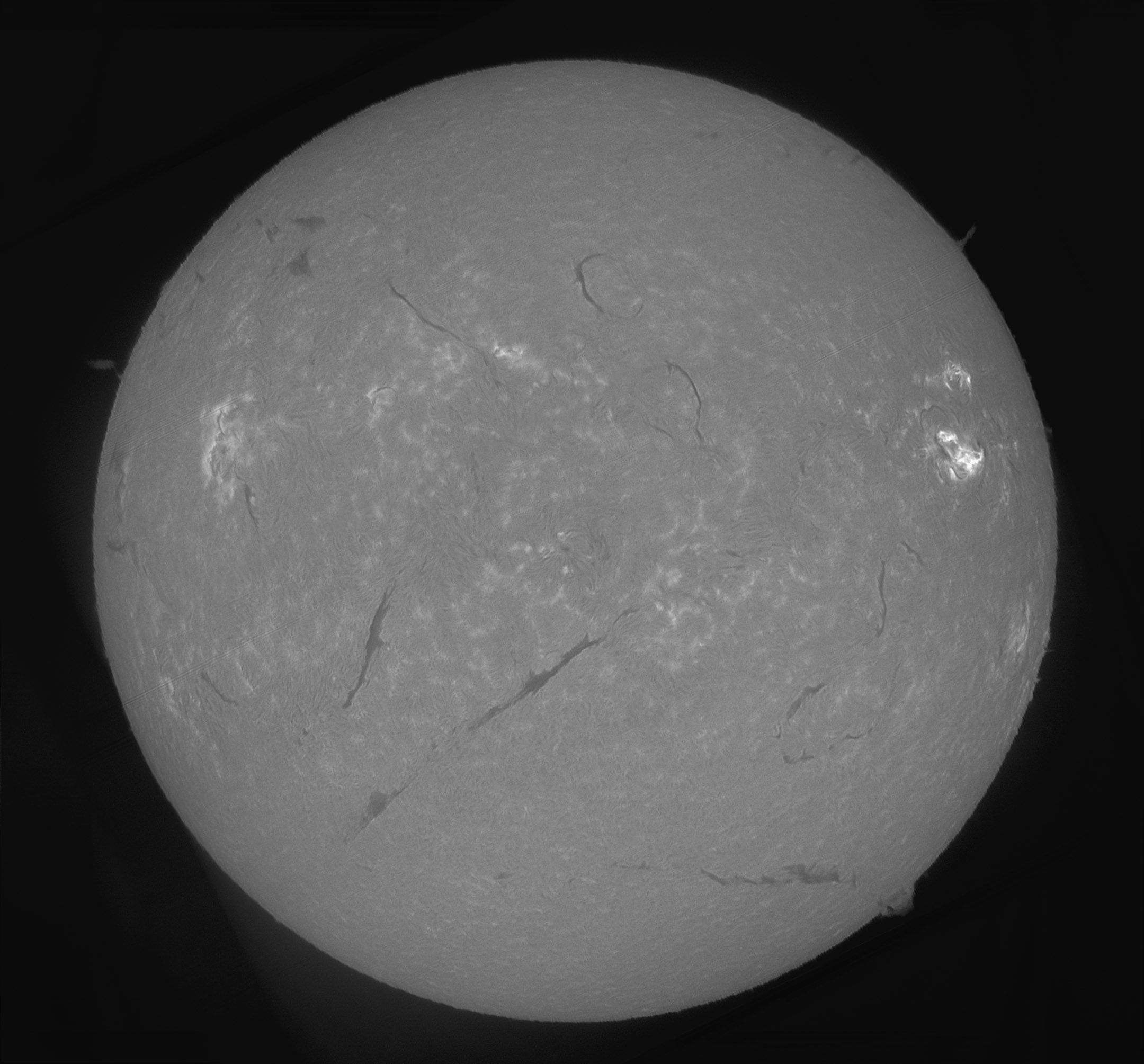 Sun_H-alpha-mosaic_NewSHG80mm_12-04-2025-rb.jpg