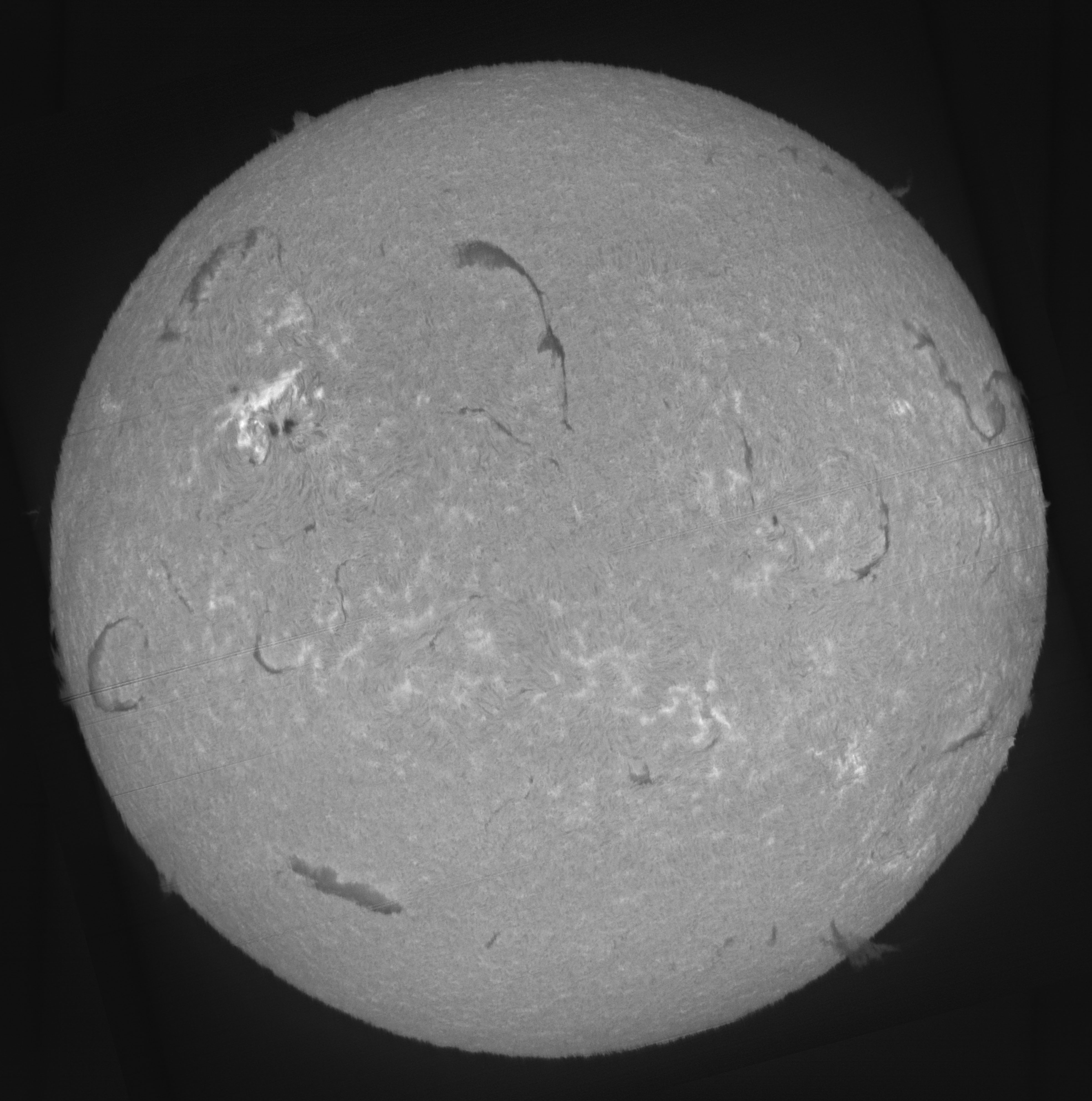 Sun_H-alpha_mosaic_SHG80mm_02-05-2025.jpg