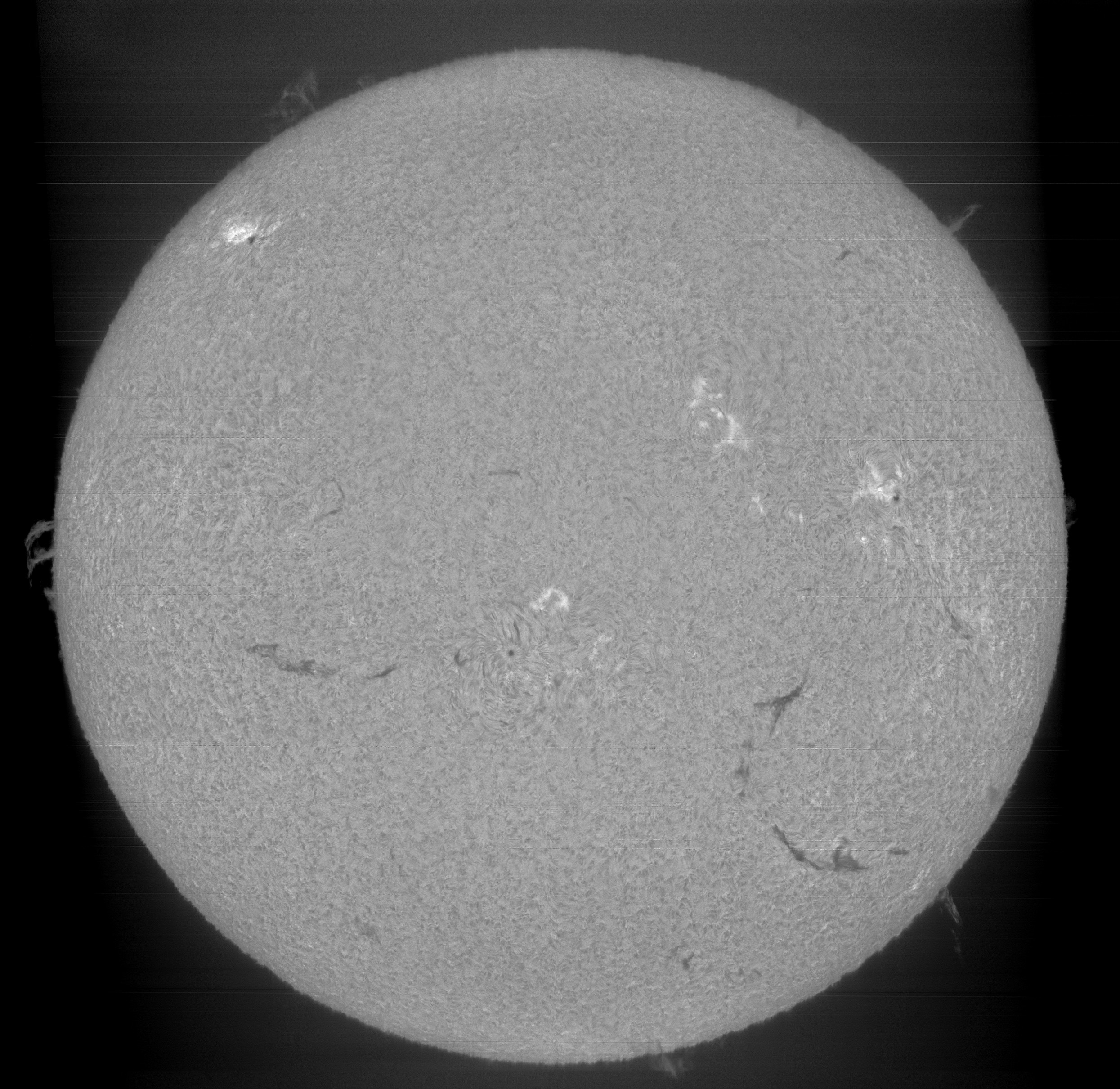 Sun_H-alpha_mosaic_SHG80mm_ASI178MM_14-04-2026.jpg