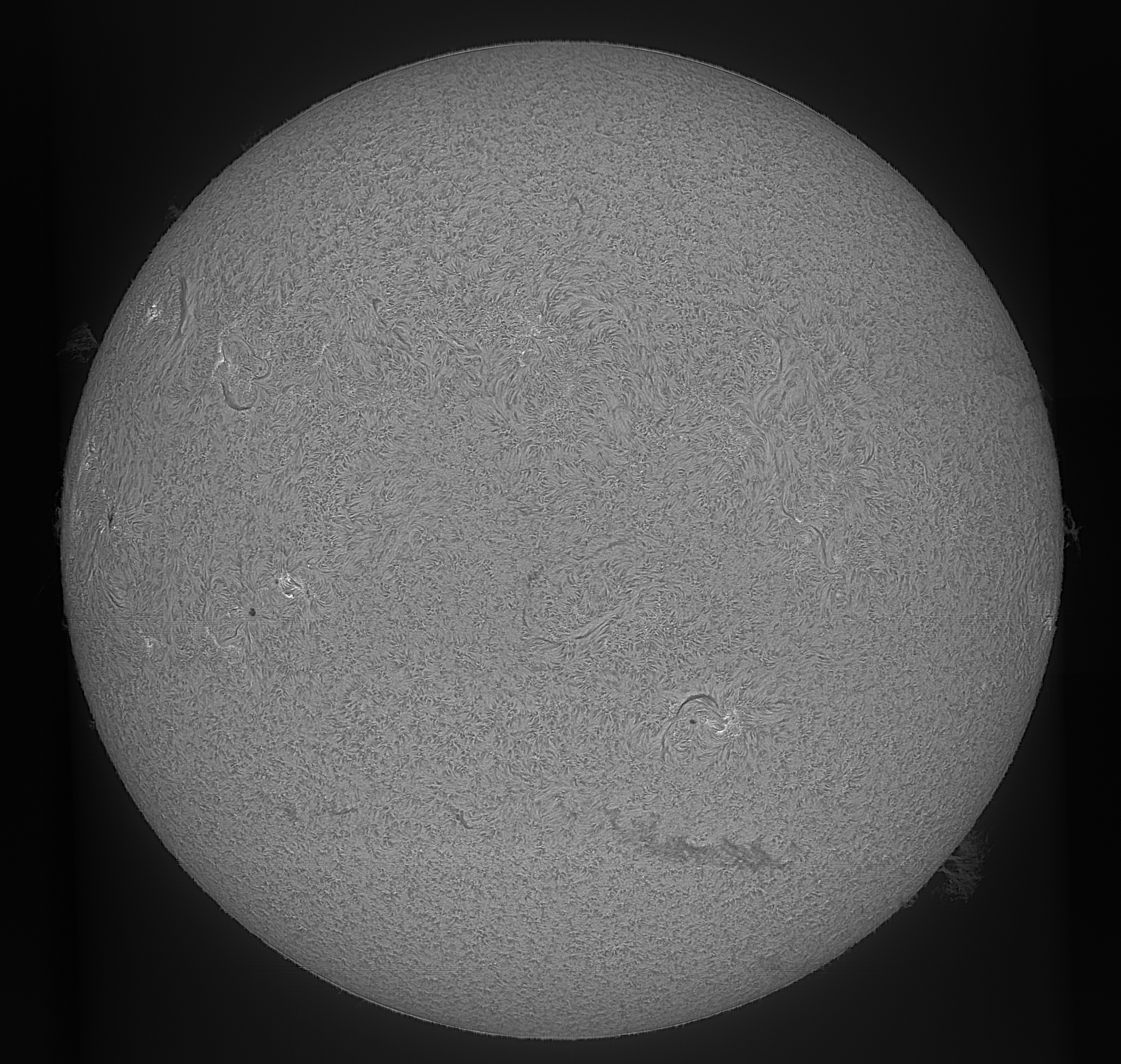 Sun_H-alpha_mosaic_SHG80mm_ASI178MM_24-05-2026b.jpg