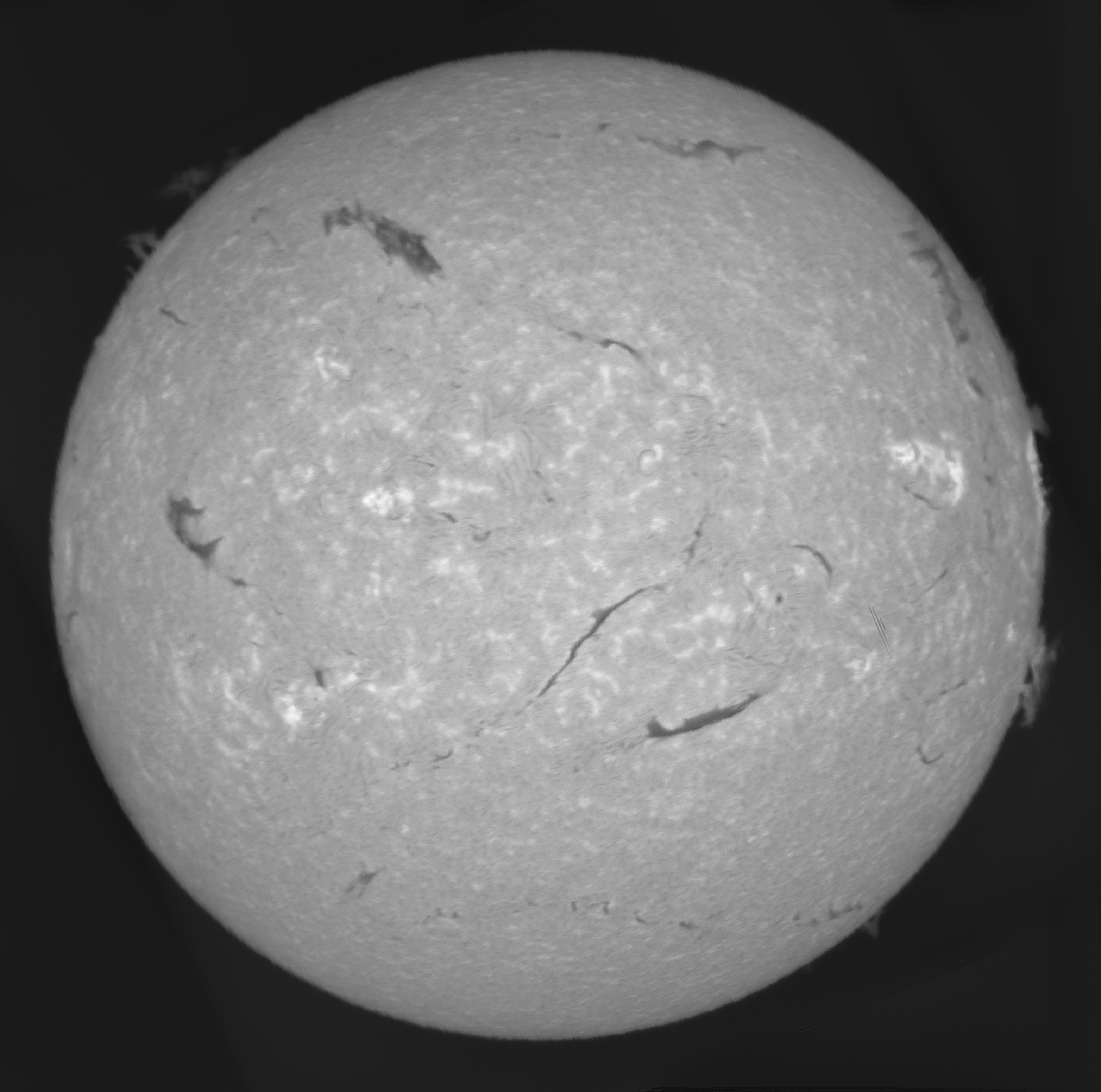 Sun_H-alpha_SHG60mm_11-05-2025_10-scans-stack.jpg