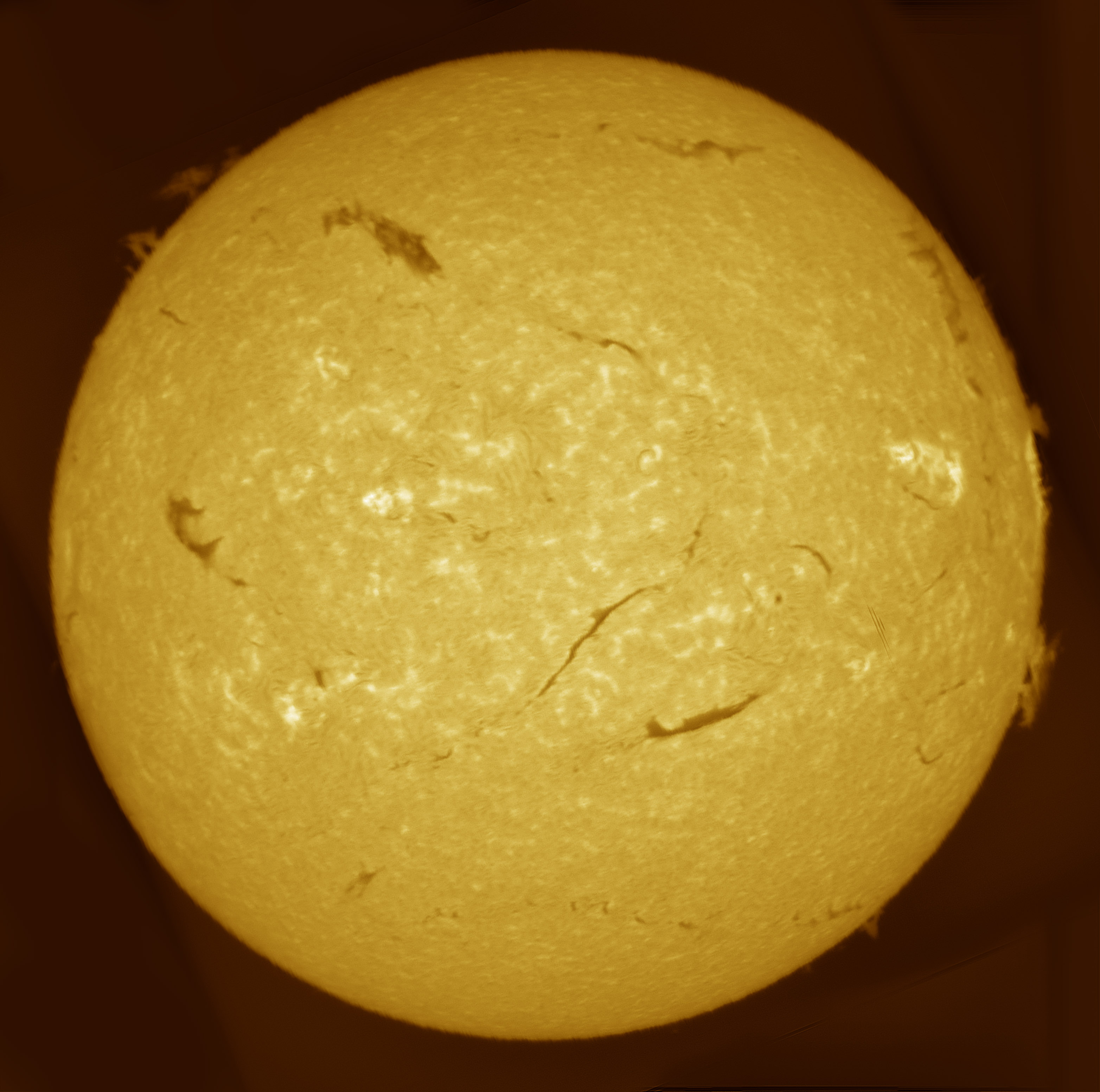 Sun_H-alpha_SHG60mm_11-05-2025_10-scans-stack-color.jpg